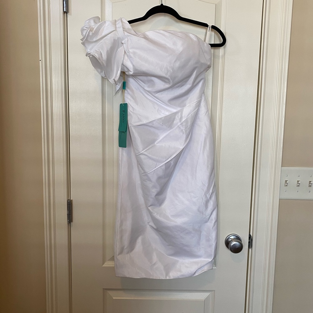 Beautiful Wedding Dress / Formal /Prom Dress 💕 NEW with tags!